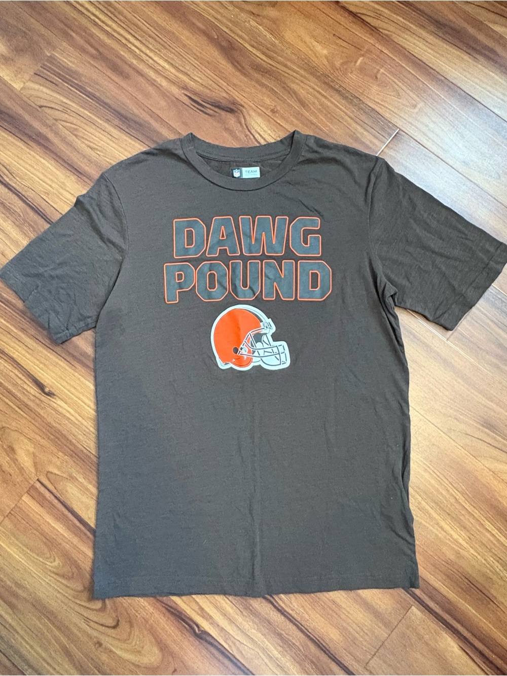 Cleveland Browns Dawg Pound Graphic Tee with Orange Helmet size medium